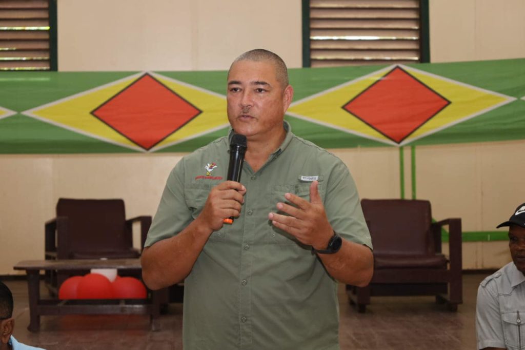 De assistent-directeur van Bounty Farm Limited David Fernandes (Foto: DPI/ 10 januari 2023)