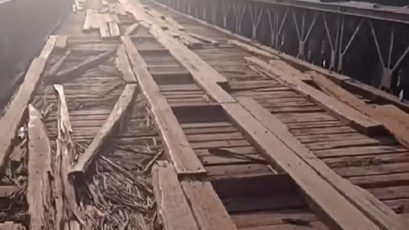 De slechte staat van de brug. Foto: Facebook