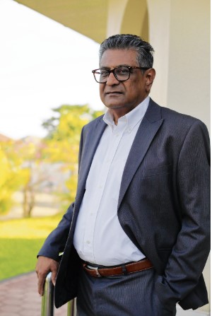 Minister Raghoebarsing