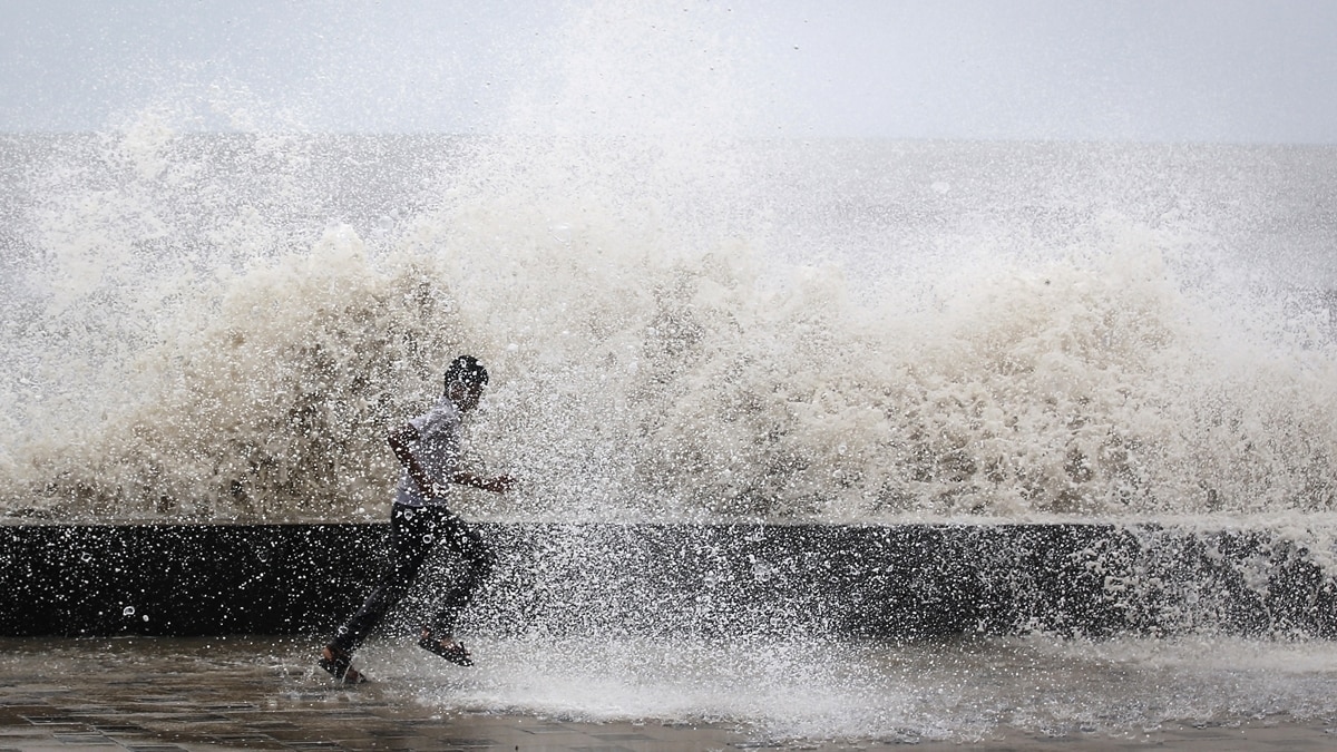 Seawater contains 4.5 billion metric tons of uranium. (Photo: Reuters)