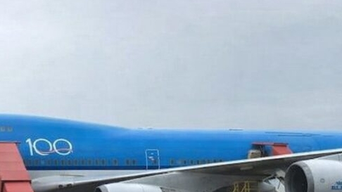 Olieoorlog en dure vliegtickets: wat betekent dit voor Suriname?