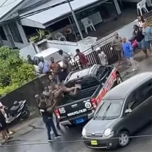 Jones uit zorgen over mishandeling verdachte; politie start intern onderzoek