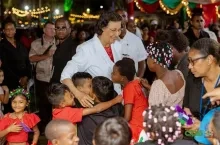 Simons roept op tot vrede en eenheid tijdens Volkskerstzang