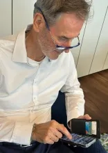 Een ambassadeur met oog voor het kleine: Walter Oostelbos en zijn stille ode aan Suriname