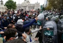 Tientallen gewonden bij pensioenprotest voor Argentijns congres