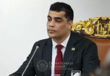 Adhin: Koninklijk bezoek onderstreept nieuwe fase van democratische verdieping