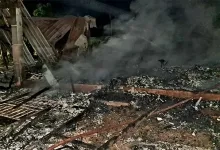 Gezin dakloos na felle brand aan Kampong Baroeweg