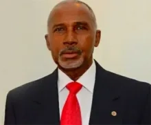 Brunswijk moet aftreden vóór presidentsstemming!