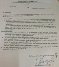 Uitgelekte missives president Santokhi leiden tot felle kritiek 