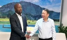 Suriname en China bespreken duurzame mijnbouw tijdens conferentie in Tianjin