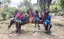 Taxiën door de politiek: Grondenrechten en gezondheidszorg speerpunten Pikin Slee