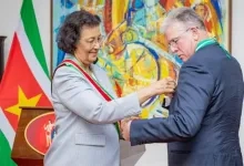 Vertrekkend VS-ambassadeur Faucher ontvangt hoge onderscheiding