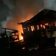 Woning en bussen verwoest door brand