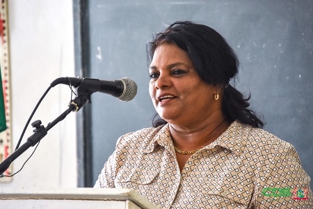 Defensieminister Krishna Mathoera Defensieminister Krishna Mathoera