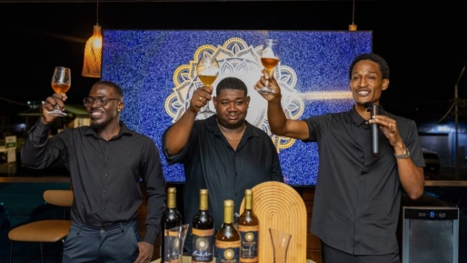 Braheseja Winery lanceert Surinaamse djamoenwijn Premier Couvée