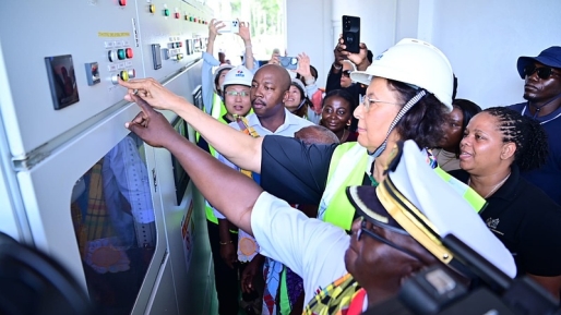Boven-Suriname krijgt 24 uur stroom met zonne-energieproject Goejaba