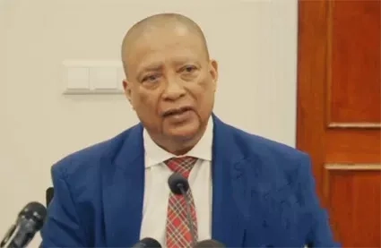 Onwettige herbenoeming CBvS-governor Roemer op de valreep gecorrigeerd