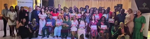 Rosebel Community Fund ondersteunt 15 sociale instellingen met kerstgiften