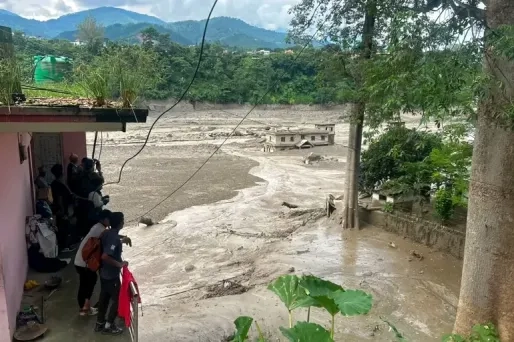 Minstens 22 doden en honderden vermist na flash flood in Nepal; ook slachtoffers in Tibet