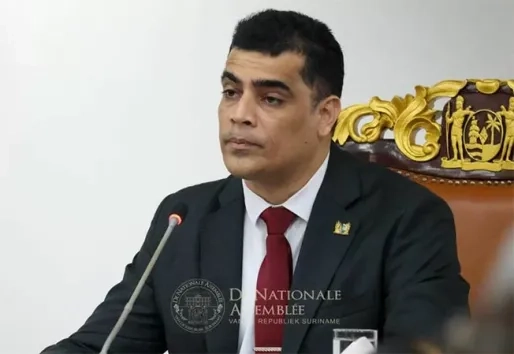 Adhin: Koninklijk bezoek onderstreept nieuwe fase van democratische verdieping