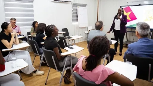 Franse scholieren bezoeken Suriname Diplomaten Instituut