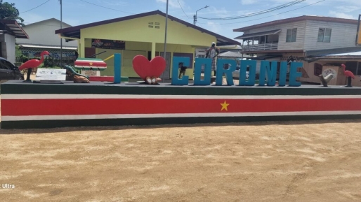 Teleurstelling in Coronie na vernieling van ‘I Love Coronie’-monument