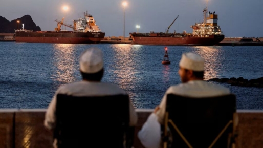 Iran verstevigt greep op Straat van Hormuz: Irak en Pakistan sluiten energiedeals met Teheran