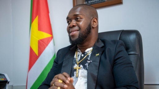 SZF onderzoekt contract Monche Atompai van SRD 5,7 miljoen: overeenkomst niet gevonden bij HRM