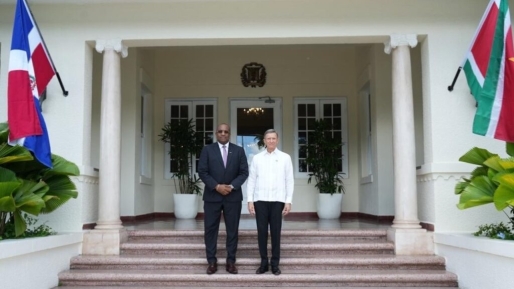 Bouva tekent akkoord met Dominicaanse Republiek en bereidt bezoek president Simons voor