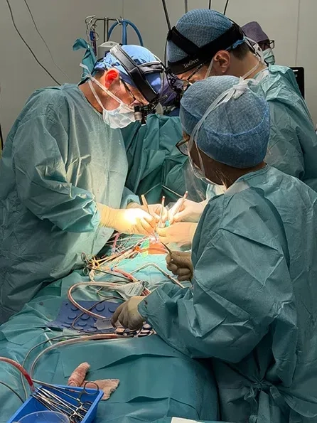 Kinderhartmissie AZP en LUMC maakt steeds complexere operaties in Suriname mogelijk