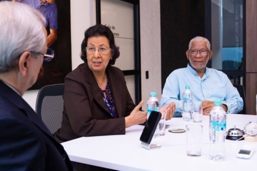 Staatsmiddelen worden misbruikt voor persoonlijke belangen van de familie Simons?