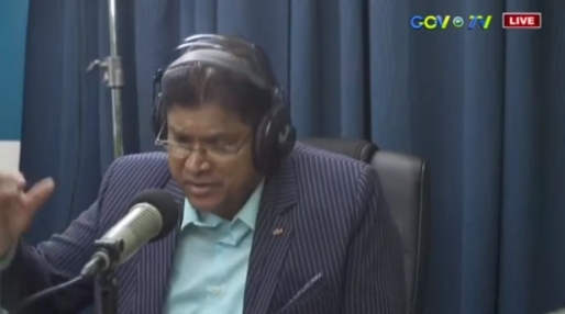 President Chan Santokhi maandagavond in een opbelprogramma op Radio SRS President Chan Santokhi maandagavond in een opbelprogramma op Radio SRS