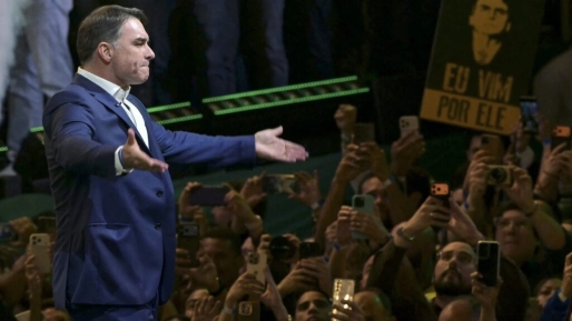 Zoon van Bolsonaro daagt Lula uit in strijd om presidentschap Brazilië