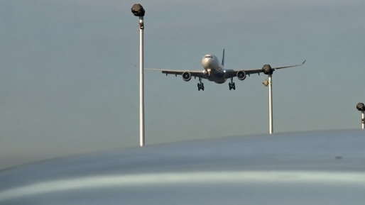 Zoon vicepresident Rusland voltooit eerste vlucht naar Amsterdam