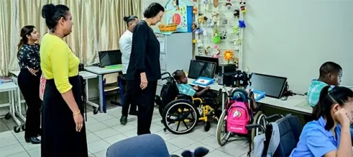 President Simons bezoekt scholen voor kinderen met speciale hulpvraag