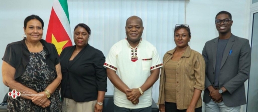 FOLS-voorzitter Barron bespreekt urgente onderwijskwesties met BiZa-minister