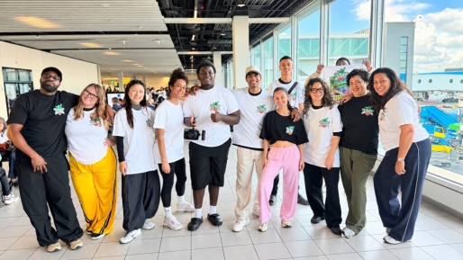 Surinaams-Nederlandse artiesten steunen jong danstalent met voorstelling in Paramaribo
