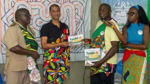 Minister Brunings prijst Saamaka-model voor bosbescherming tijdens krutu