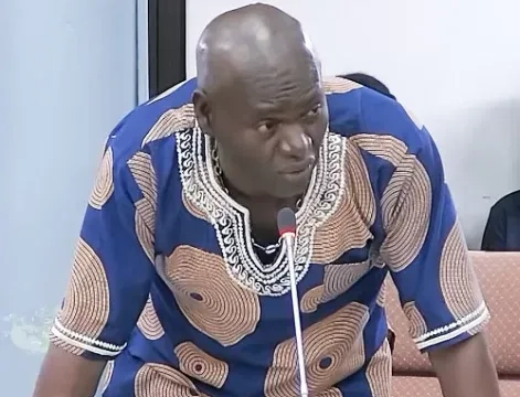 Asabina eist duidelijkheid over massale vissterfte
