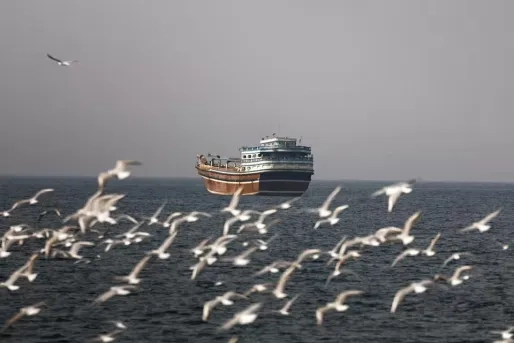 Iran hernieuwt controle over Straat van Hormuz, schepen melden beschietingen