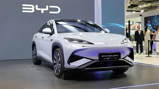 Groeiende vraag naar Chinese EV’s zet druk op Tesla; BYD lanceert innovatieve Blade Battery