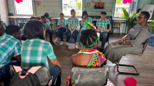 Minister Wijnerman enthousiast over deelname aan Nationale Voorleesdag