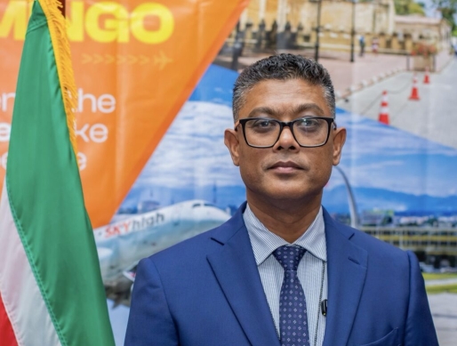 NV Luchthavenbeheer werkt aan modernisering met onder andere slurven en airbridges