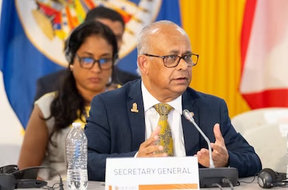 Geruchten over onregelmatigheden rond Albert Ramdin en Xaviera Jessurun binnen OAS