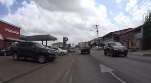 Wegenautoriteit kondigt asfalteringswerkzaamheden aan op vier wegen in Paramaribo
