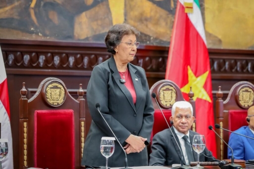 Simons onderstreept nauwe band tussen Suriname en Dominicaanse Republiek