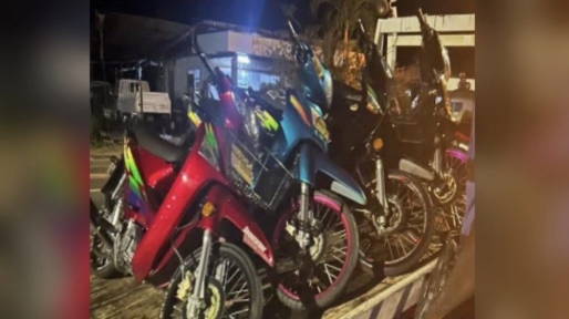 Politie neemt bromfietsen in beslag na illegale race te Tamanredjo