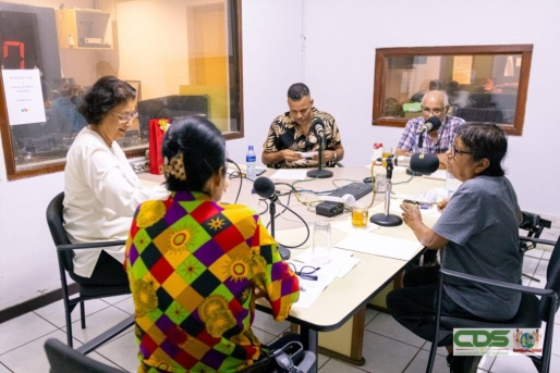 Simons over economische uitdagingen, herstelbetalingen en mennonietenkwestie